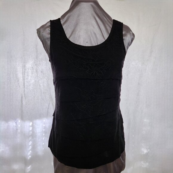 Black Layered sleeveless Ruffle Lace Blouse with Floral Motif - Picture 2 of 9